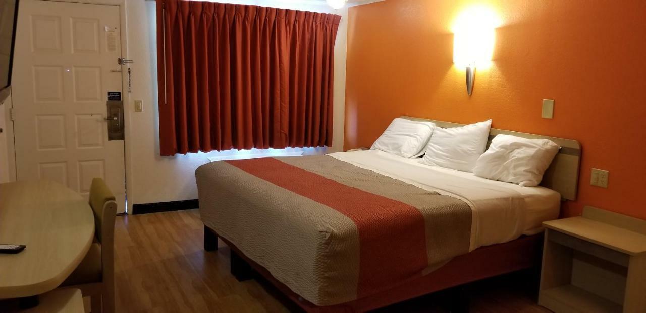 Fairbridge Inn Express London Εξωτερικό φωτογραφία
