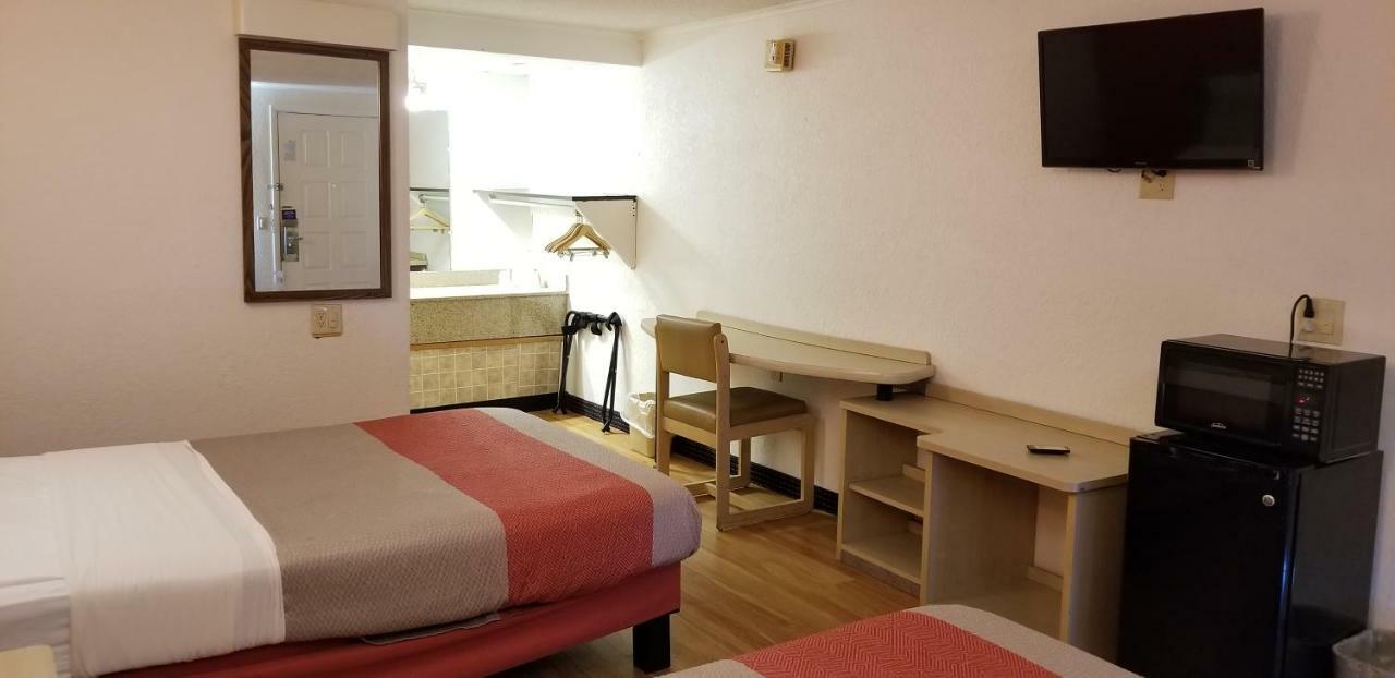 Fairbridge Inn Express London Εξωτερικό φωτογραφία